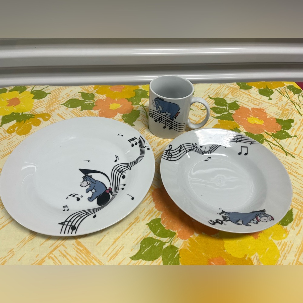 Vintage Enesco Eeyore ate mug and bowl set  Winnie the Pooh
